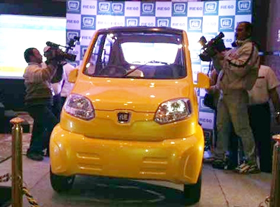 Bajaj RE 60 ready to set the Indian roads on fire, 40Kmpl, will it share space with Nano