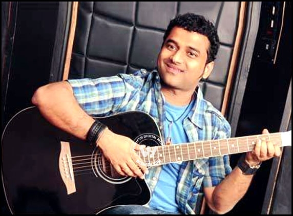 DSP the hero steals Mahesh's director