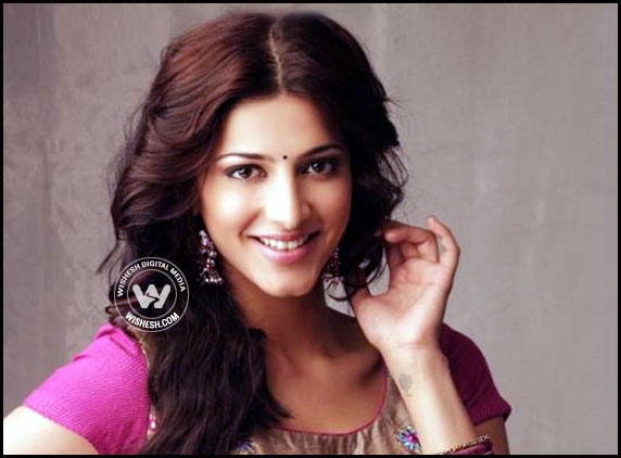 I have no dates for Mahesh, Shruti declares