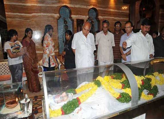 SLIDESHOW: VIPs condole death of Suman