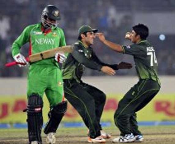 Bangladesh plans against Pakistan over last over controversy