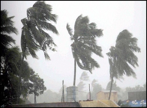 Hudhud cyclone visuals