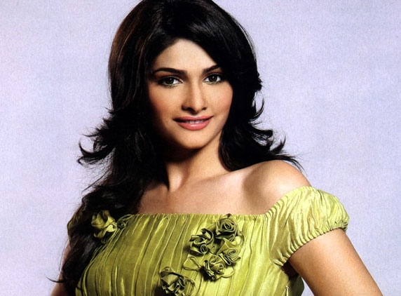 I am waiting to work with Mahesh&#039;, says Prachi Desai...