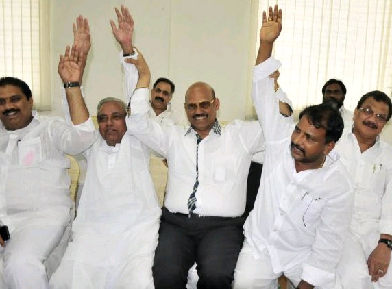 Andhra Leaders Sparing No Efforts