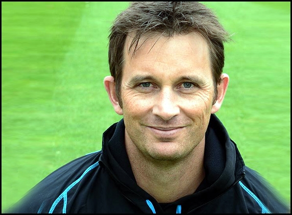 Shane Bond as MI's Bowling Head