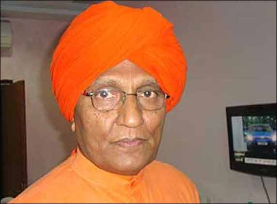 Swami Agnivesh supports Viswa Bharati warden's action as a traditional cure
