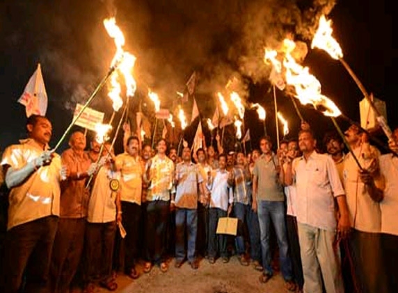 Samaikyandhra Protests on 62nd Day