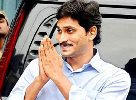 Lathi Charge at CBI Court as Jagan Appears