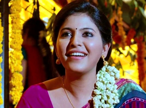 Anjali hits headlines again