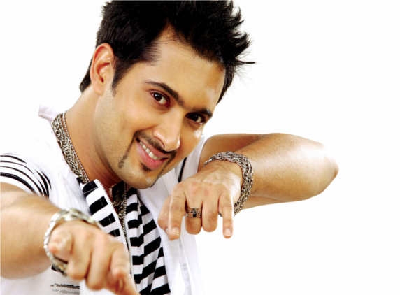 Uday Kiran trying his luck with a New look???