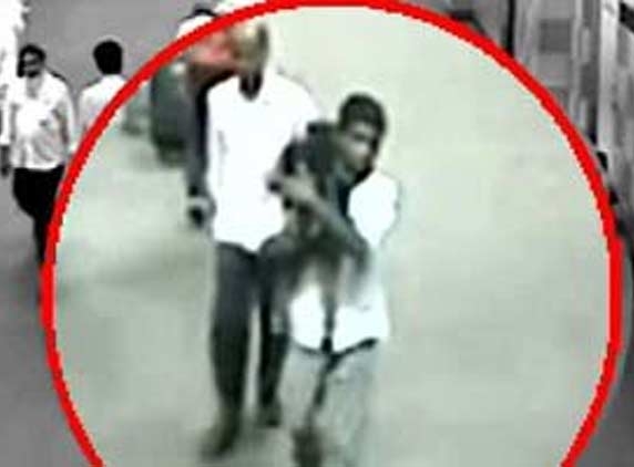 Child Kidnapper recorded on CCTV footage