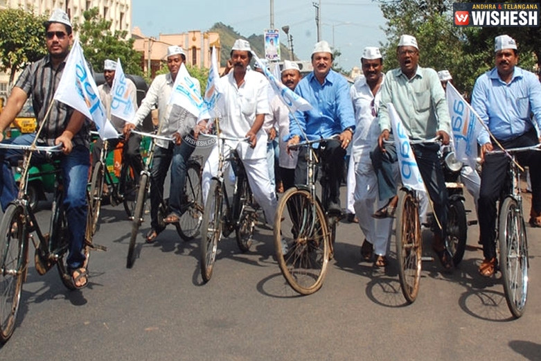 Special status: After YSRCP, now AAP corners Naidu