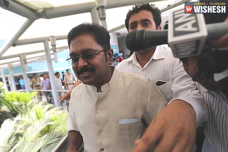 Shocking: AIADMK Expels Dhinakaran Supporters