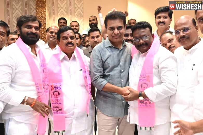 BJP Leaders Rejoin TRS In Hyderabad