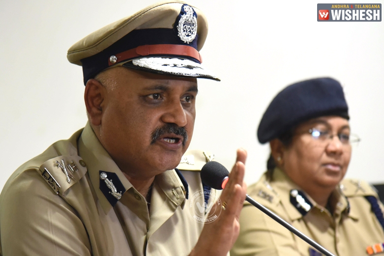 Bengaluru Police Conducts Raids At Former Corporator’s Residence; Crores Of Demonetized Notes Found