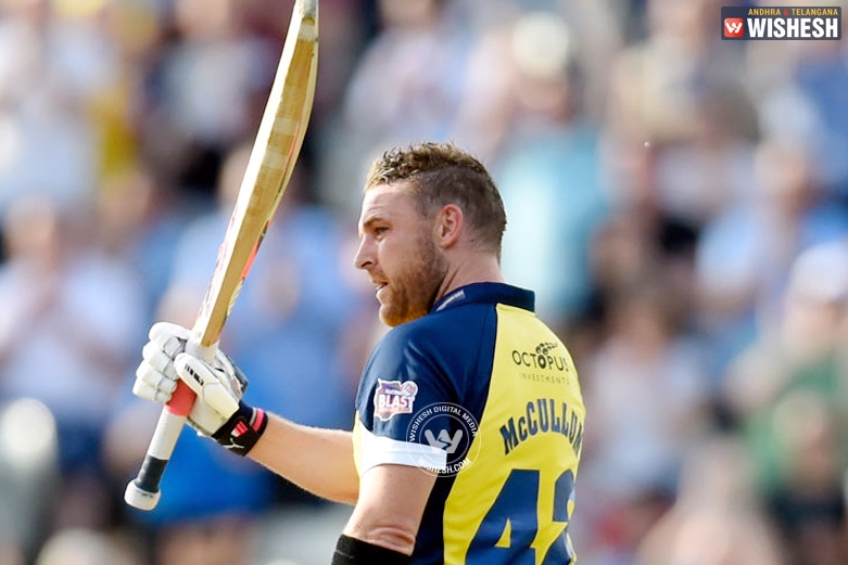 Brendon McCullum blasts Derbyshire with a 42 ball Century