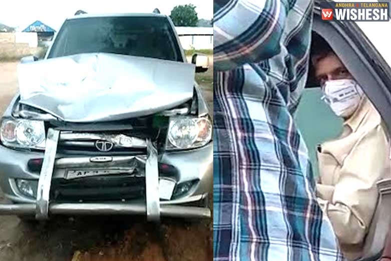 Chandra Babu Naidu's Convoy Meets with an Accident