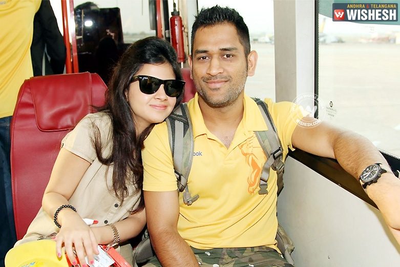 Dhoni blessed with baby girl