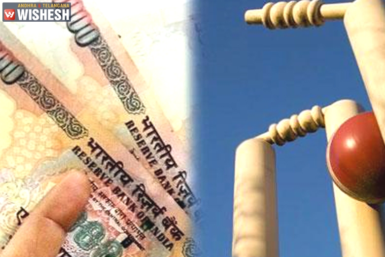 Gamblers Arrested in Hyderabad, Rs. 7 Lakh Demonetized Notes Seized