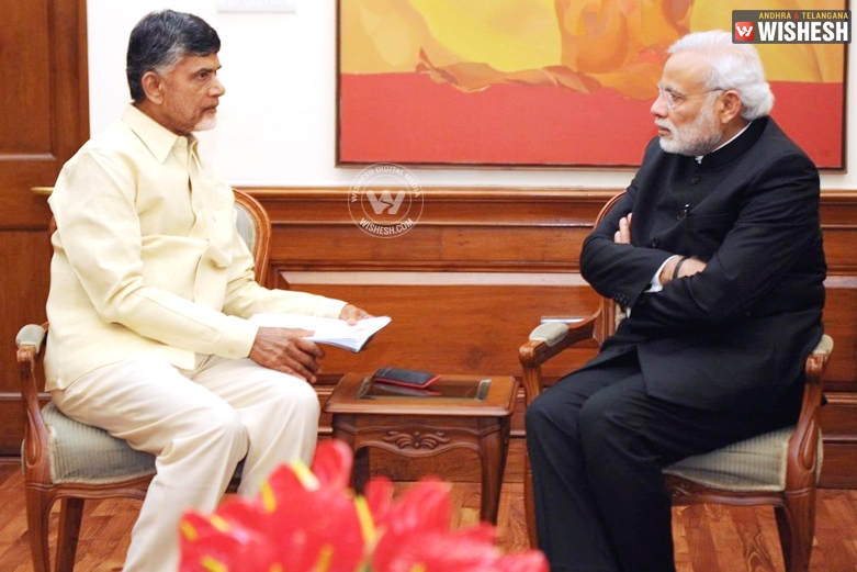 Modi behind Naidu for Amaravathi!