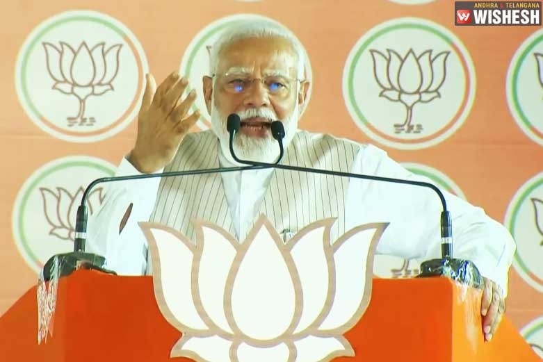 Telangana Congress collecting RR Tax: Narendra Modi