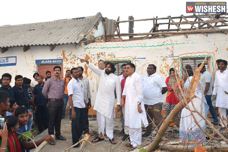 Pawan Criticizes Government Over Neglecting Those Affected By 'Titli'