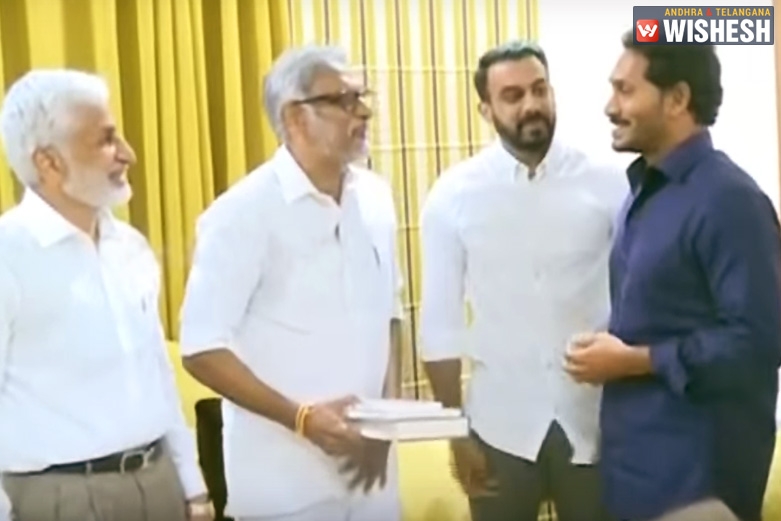 Purandhareswari All Set To Join YSRCP