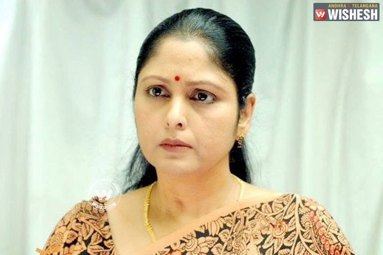 Rajendra prasad insulted me-Jayasudha