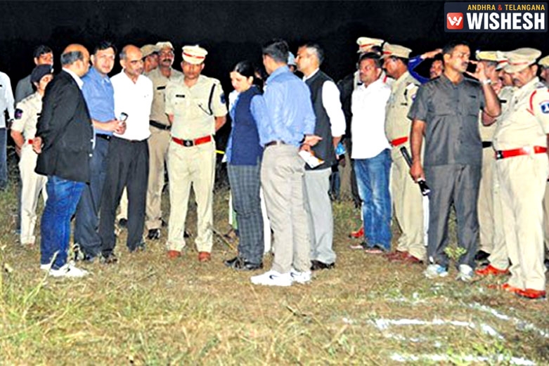SIT Investigating the Probe in Shadnagar Encounter