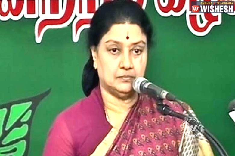 Sashikala Calls Panneerselvam a ‘Traitor’, Confident to Become CM