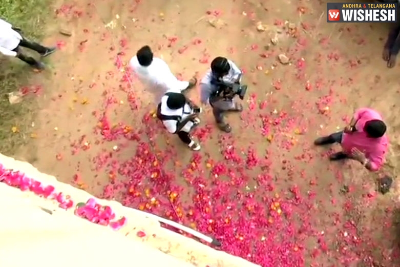 Telangana Police Flooded With Flowers at the Encounter Site