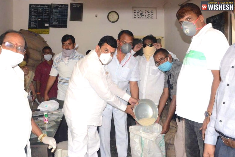 Telangana Government Transfers Rs 1112 Cr For The Poor