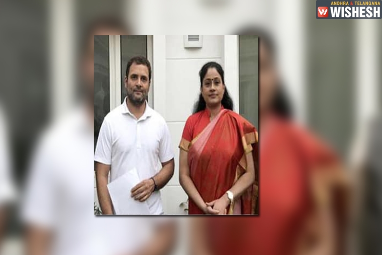 Vijayashanti Meets Rahul Gandhi: Gets Assured Position