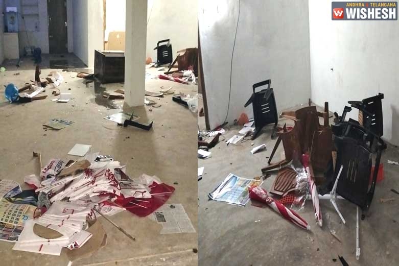 YSRCP Leaders Attacks the Offices of Janasena