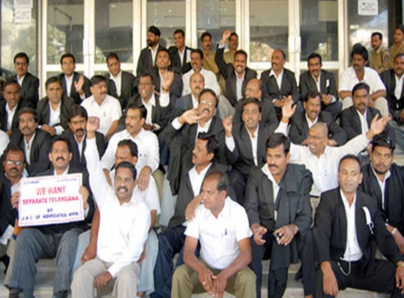 Advocates stage protest in front of KK's residence