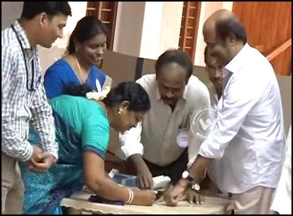 Rajinikanth casts his vote