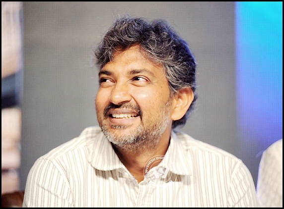 Rajamouli backs young heroes