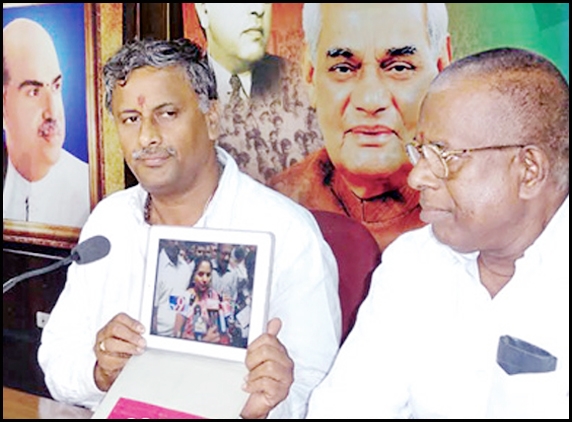 Oppositions lash out KCR&#039;s govt