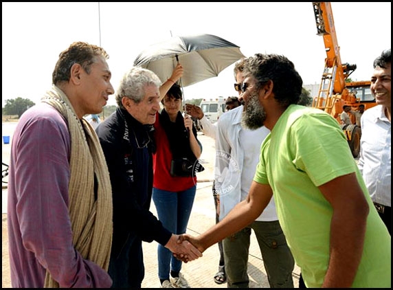 Hollywood Visitors Surprise Bahubali Sets