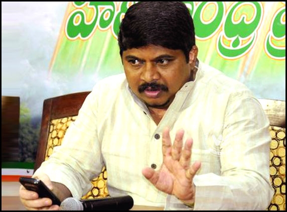 Will blast CM's chopper : Ponnam