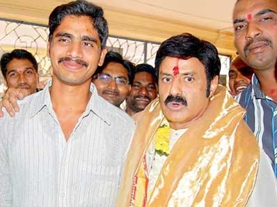 Balayya slaps fan, makes amends by posing for photograph 