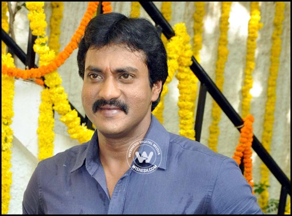 Race Gurram Writer to direct Sunil