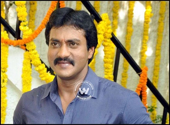 Race Gurram Writer to direct Sunil