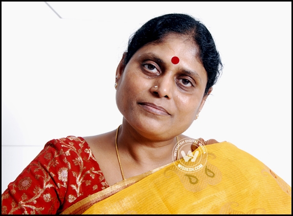 YS Vijayamma defeated in Vizag