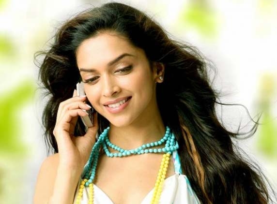 Deepika... Travelling to avoid Industry???