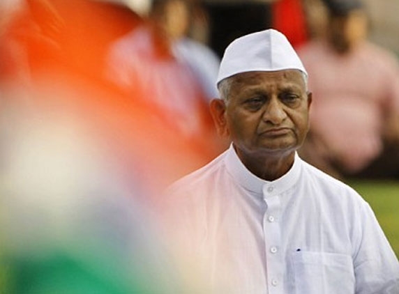 Govt to introduce toothless bill as Anna threatens another phase of agitation