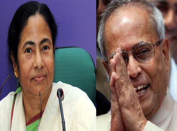 Mamatha felicitates Pranab on his victory in the Presidential Elections