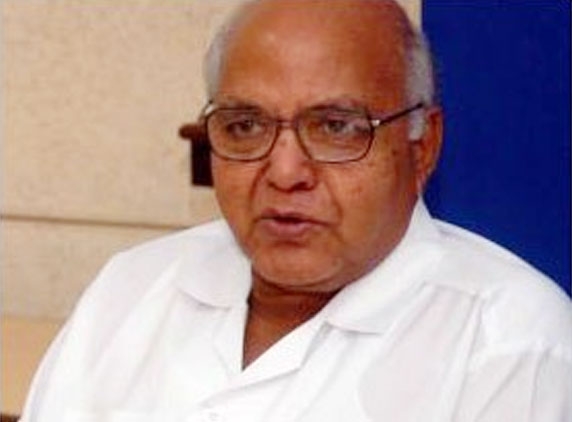 Major blow to Ramoji Rao as HC dismisses his three petitions