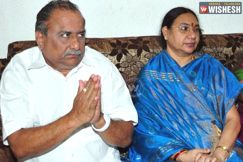 Kapus: Mudragada withdraws fast after govt. compromised