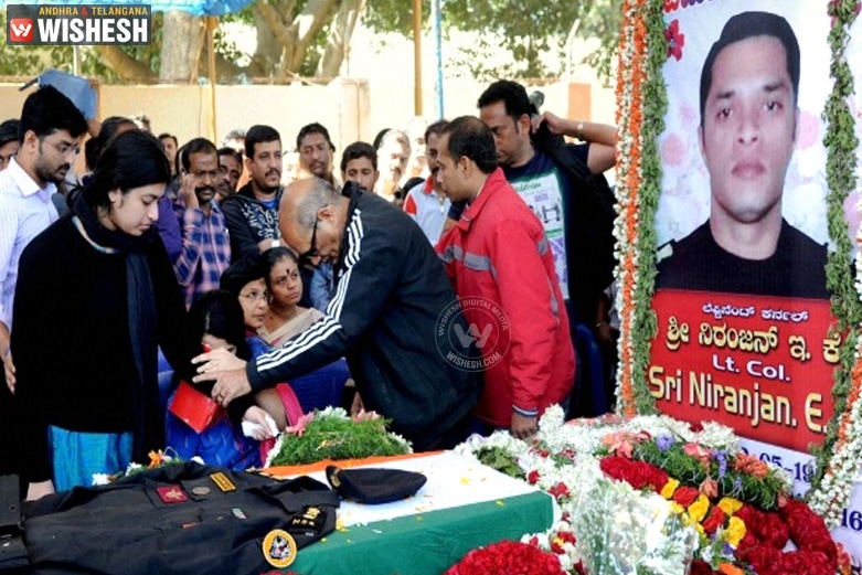 Central Ministers skip Pathankot martyrs funeral, Opposition declares war